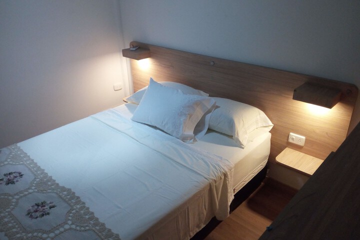 Room 13 of 28