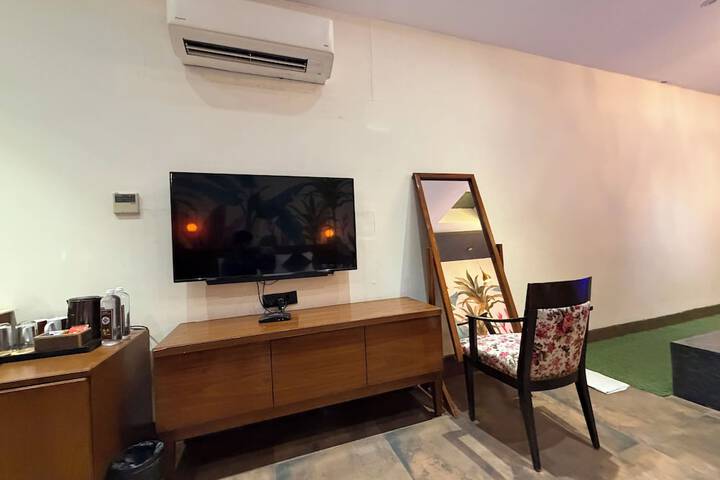 Room 104 of 196