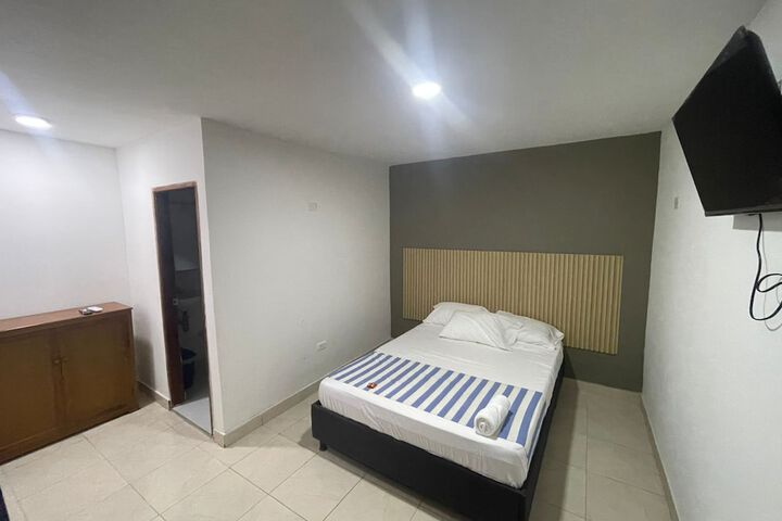 Room 2 of 16