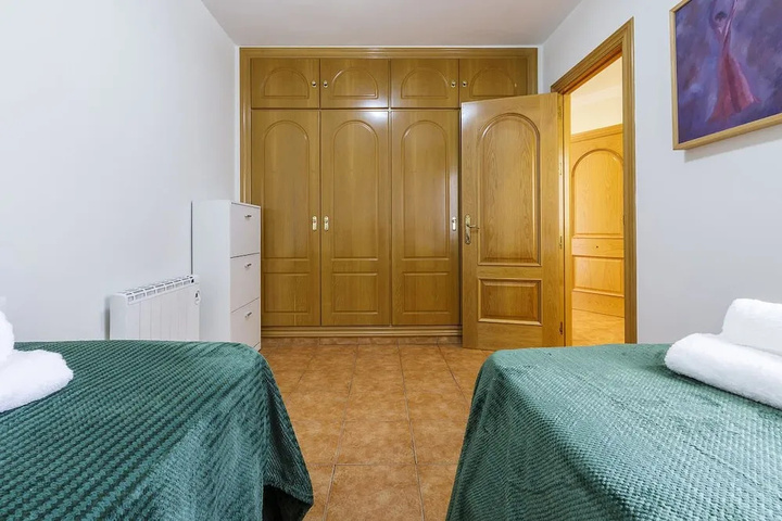 Room 4 of 18