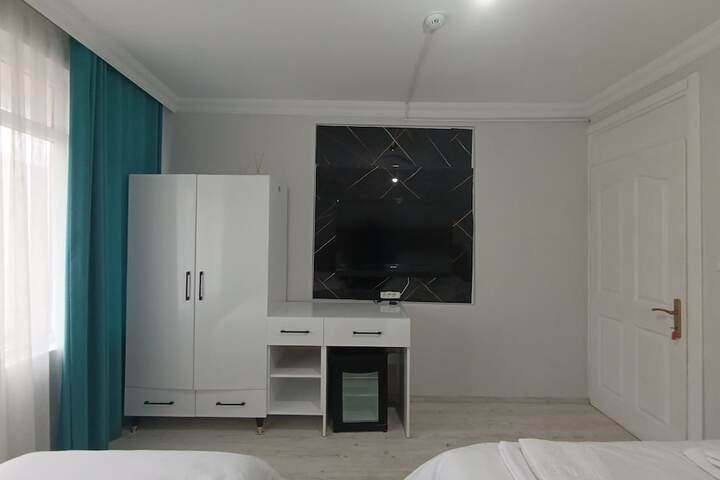 Room 5 of 49