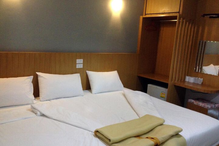 Room 14 of 40