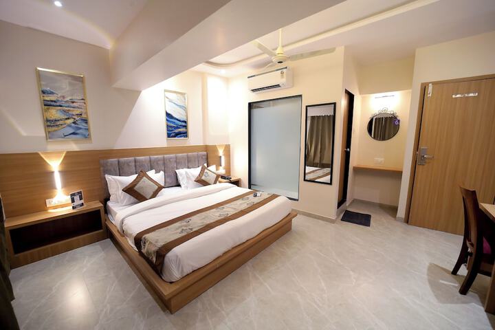 Room 18 of 30