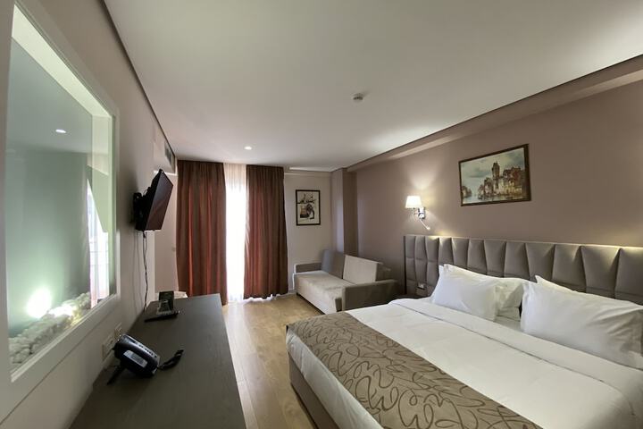 Room 44 of 113