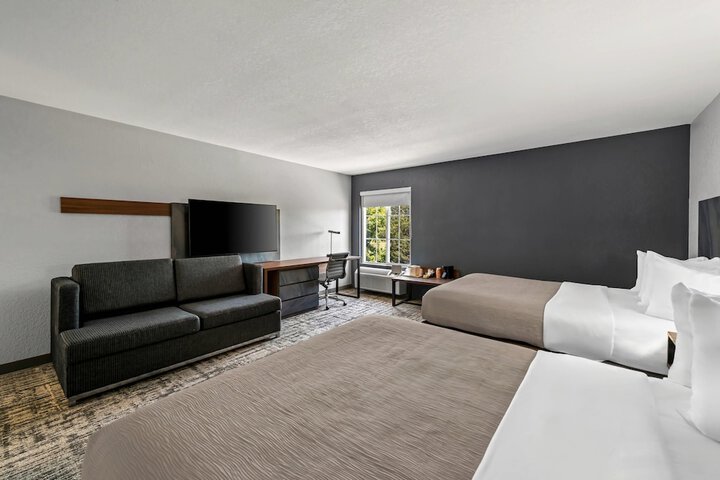 Room 14 of 106