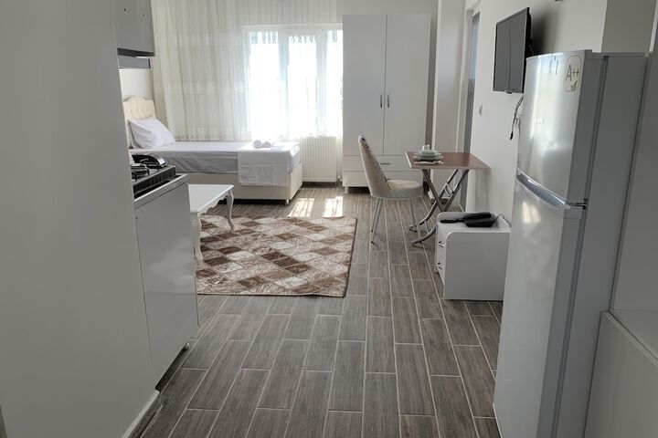 Room 7 of 18