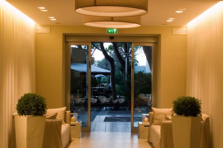 Hotel 2 of 92