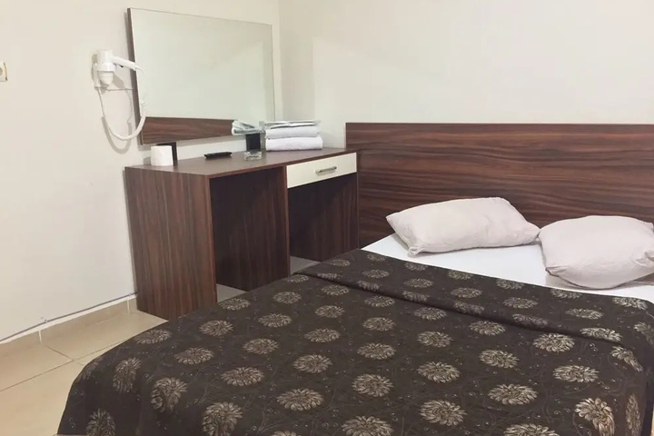 Room 3 of 11