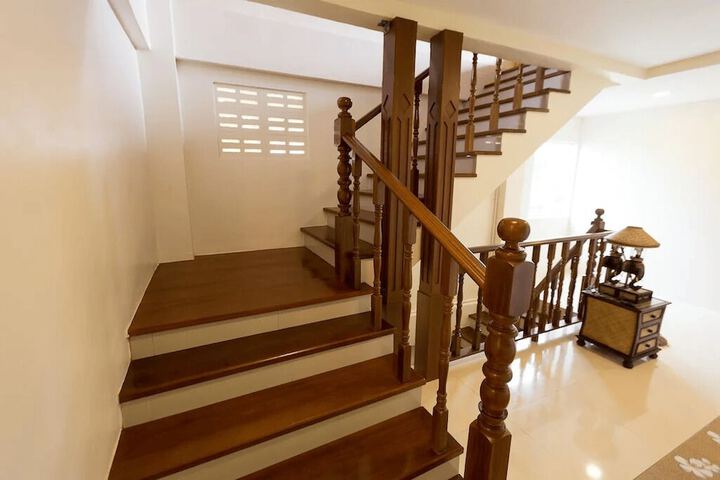 Ballroom/Hall 19 of 24