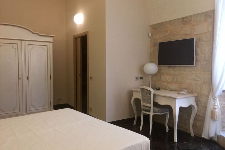 Room 123 of 198