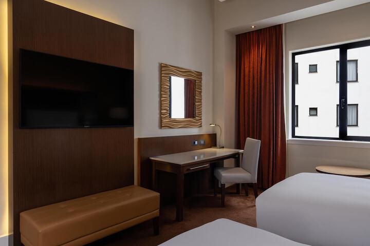 Room 54 of 201