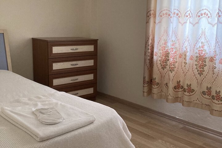 Room 9 of 25