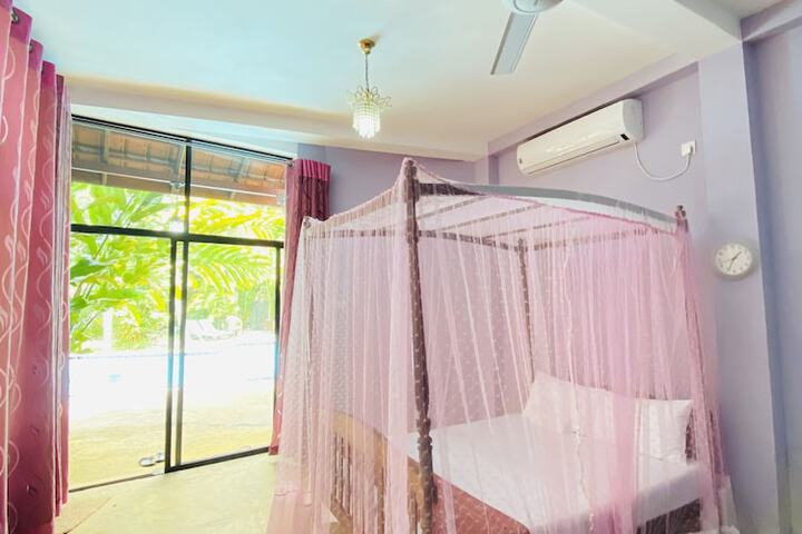 Room 9 of 46