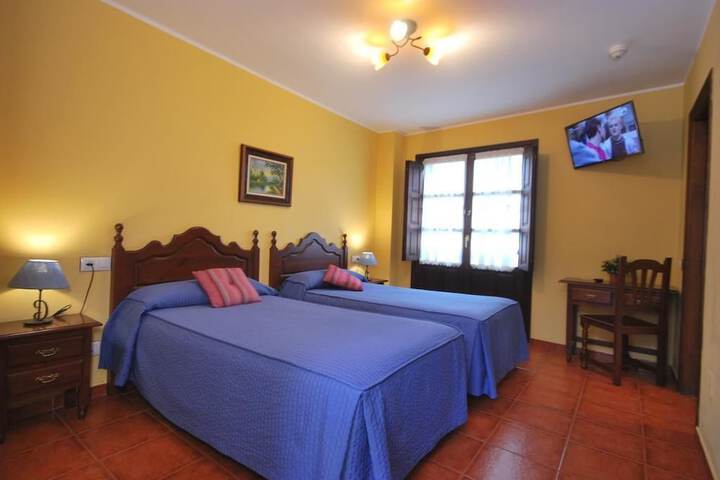 Room 6 of 37