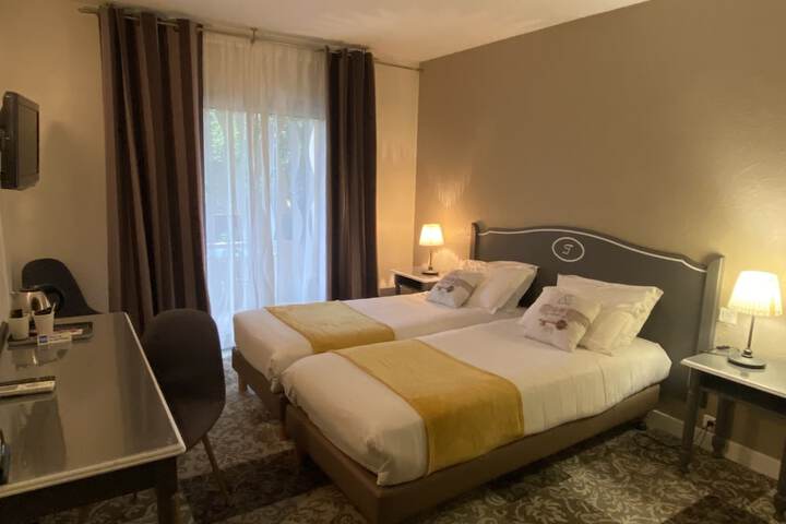 Room 21 of 48