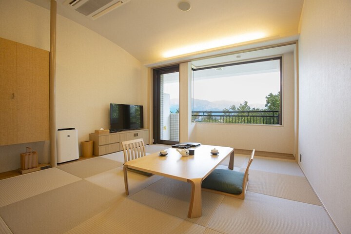 Room 16 of 75
