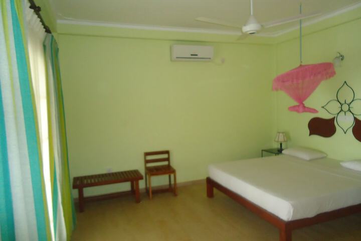 Room 8 of 26