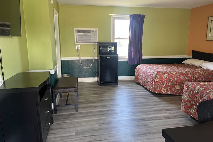 2 Double Beds Ground Floor (2 of 12)