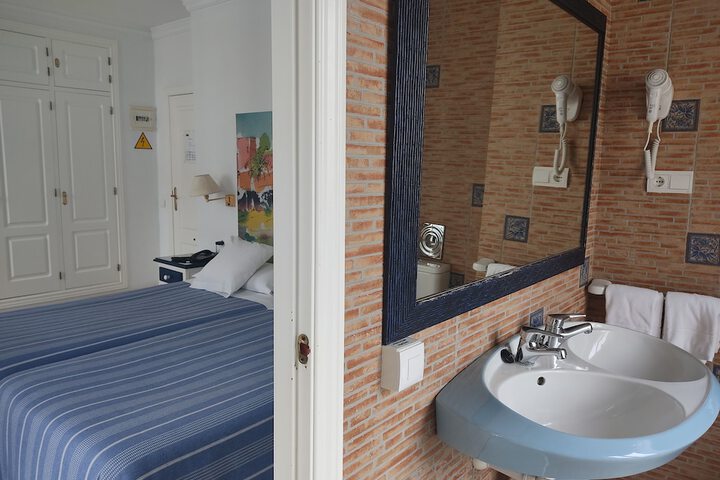 Room 14 of 48