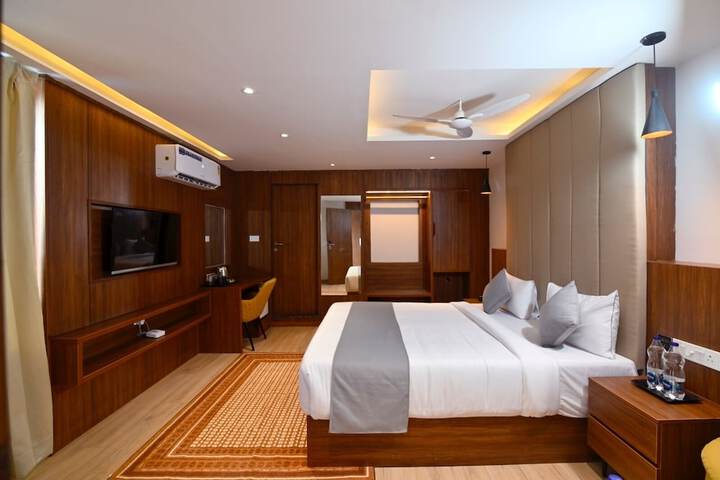 Room 15 of 30