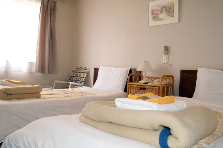 Room 5 of 47