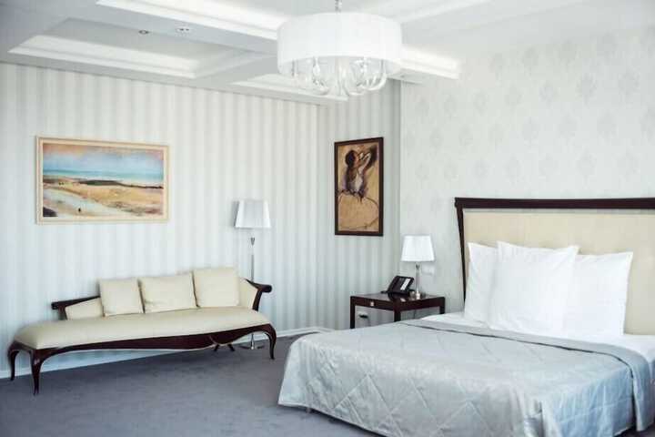 Room 7 of 34