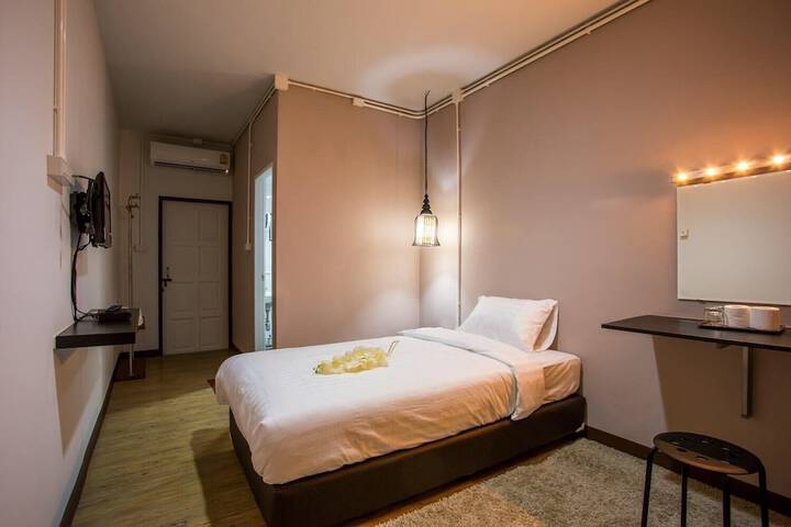 Room 5 of 34