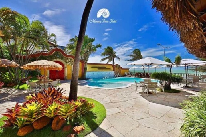 Hotel Pool