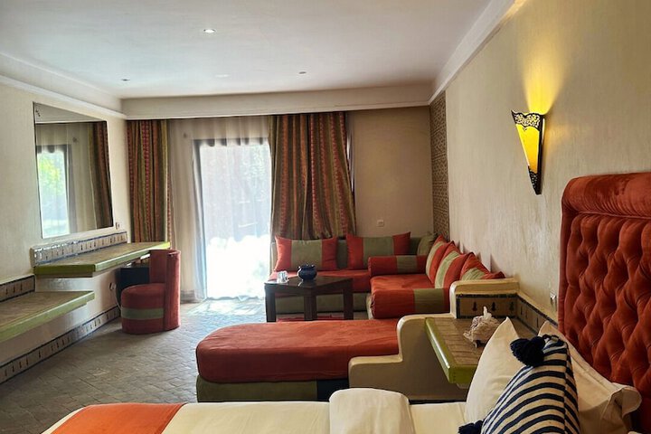 Room 38 of 76