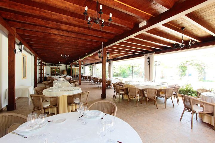 Dining 86 of 174