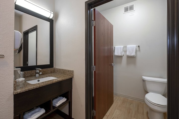 Deluxe 2 Double Beds (5 of 9)