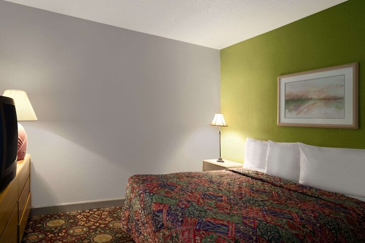 1 King Bed (2 of 2)