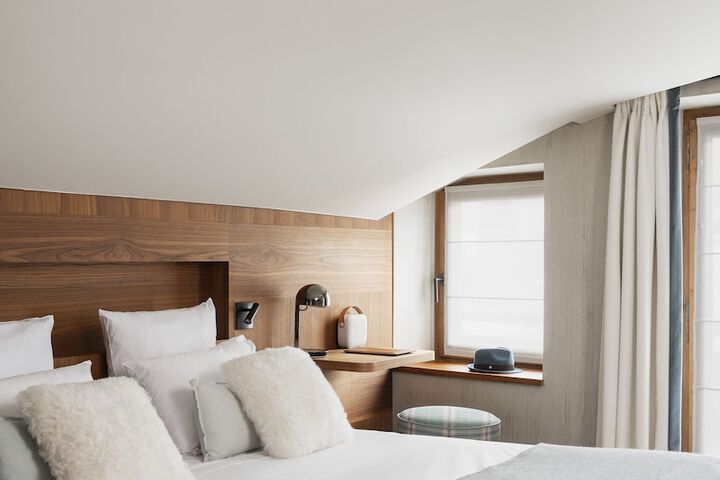 Room 25 of 68