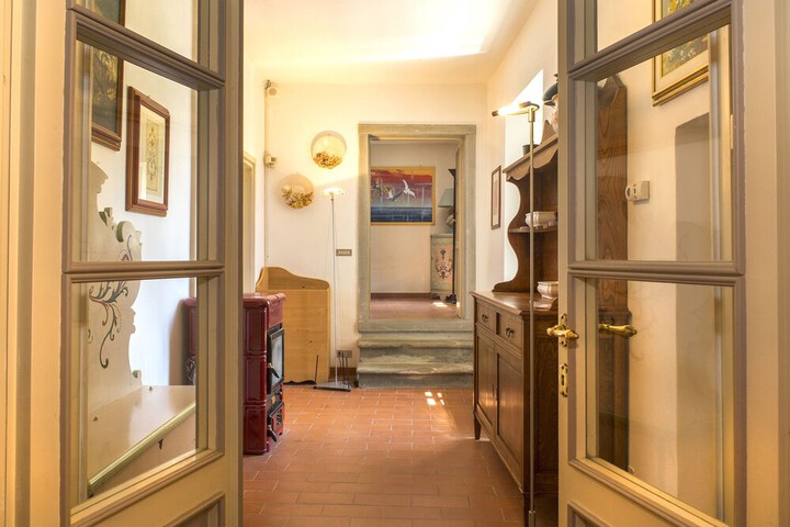 Room 12 of 36
