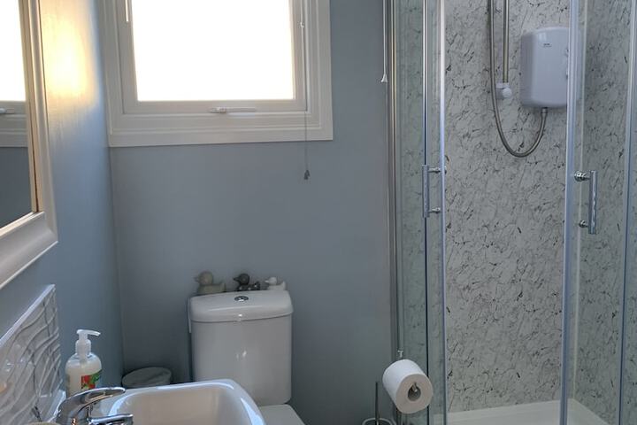 Room 6 of 13