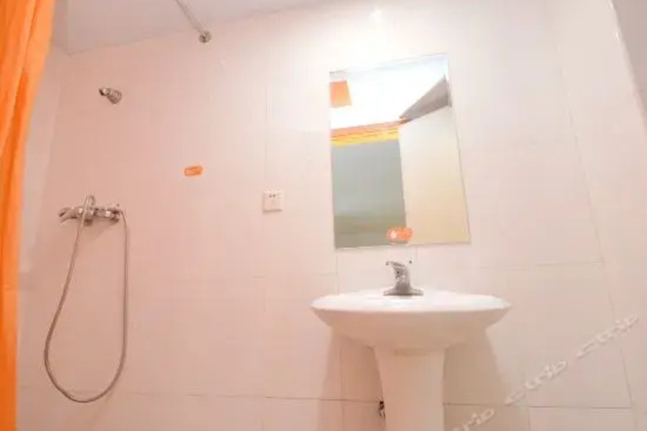Room 8 of 14