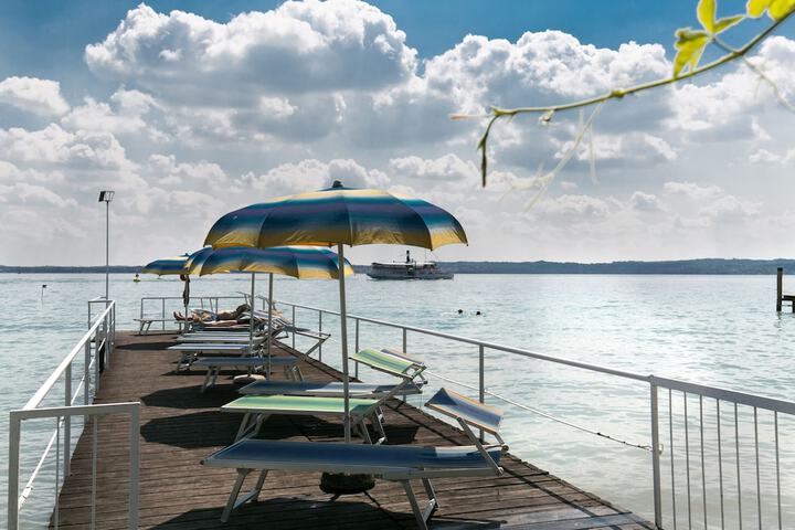 Sundeck 95 of 99