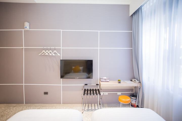 Room 40 of 177