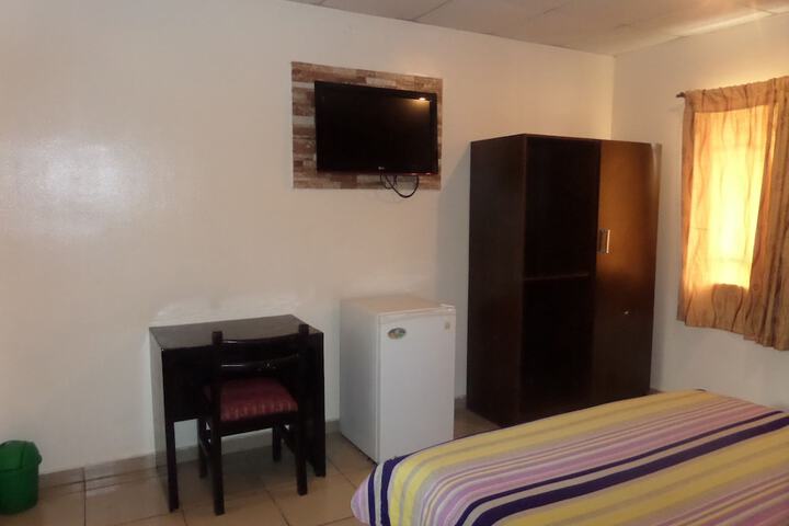 Room 9 of 16