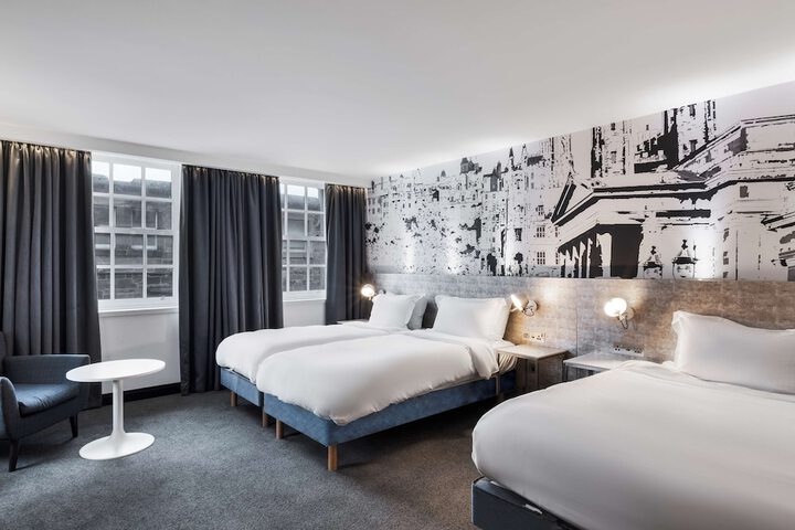Room 45 of 134