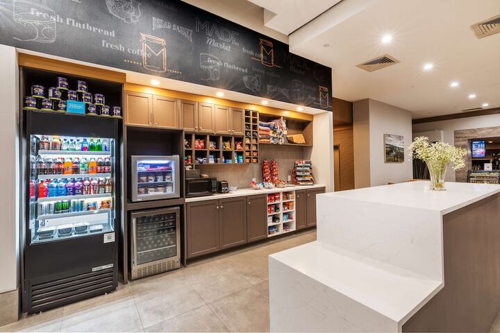 Snack bar
