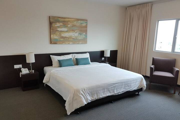 Room 17 of 34