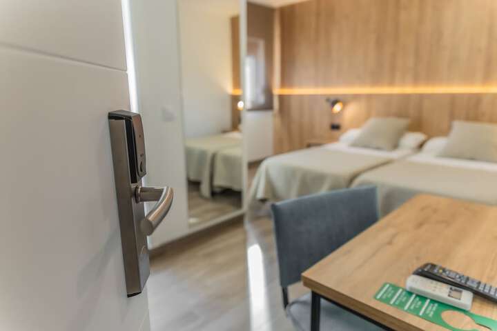 Room 10 of 74