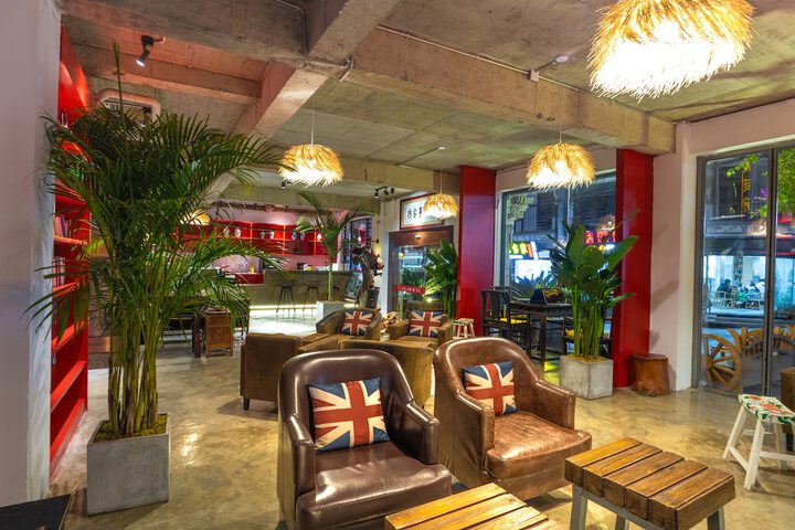 Entrance & Lobby