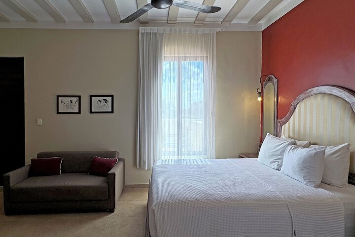 Room 18 of 38