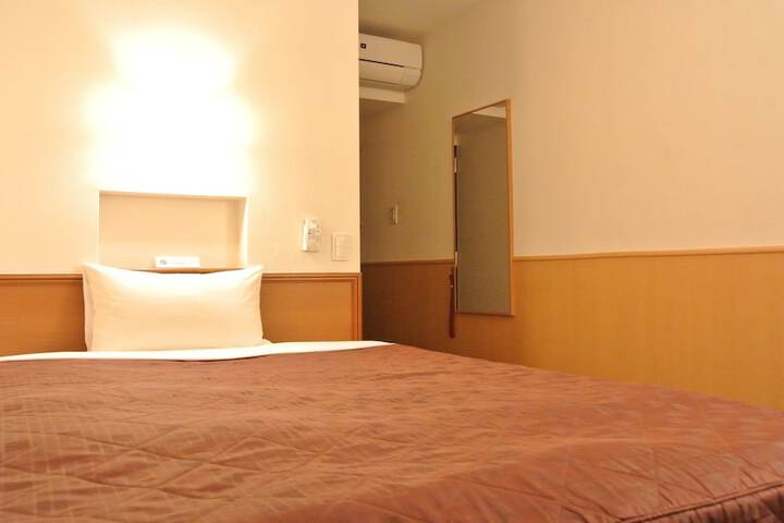 Room 17 of 34