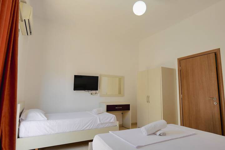 Room 6 of 111