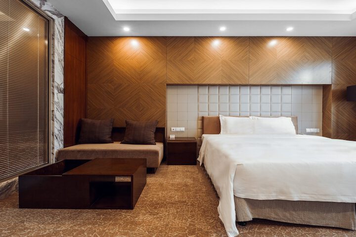 Room 14 of 139