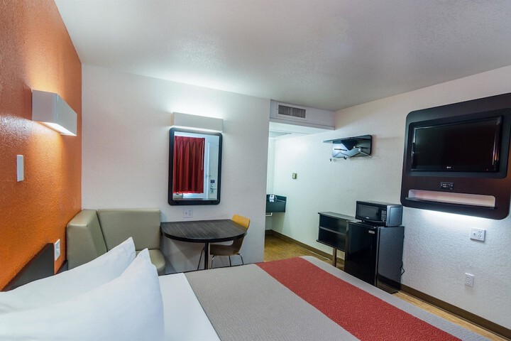 Room 10 of 49