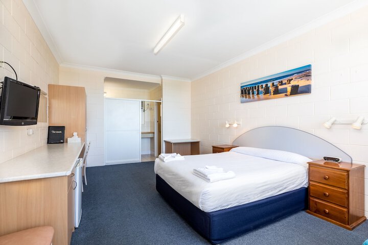 Room 8 of 24
